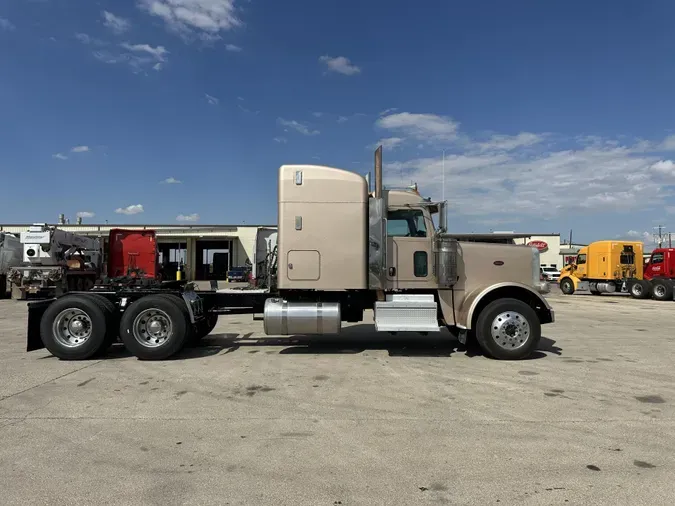 2020 Peterbilt 389