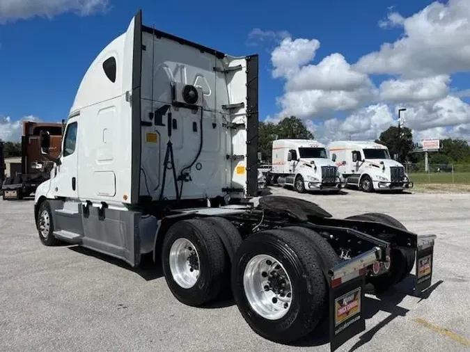 2020 Freightliner Cascadia