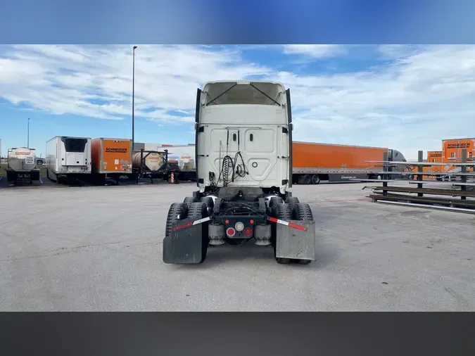 2020 Freightliner Cascadia