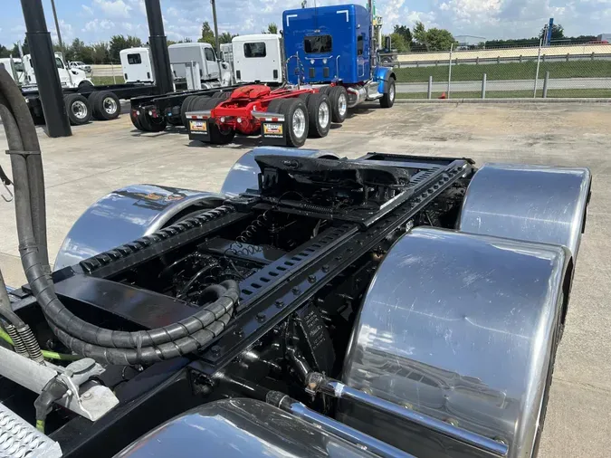 2019 Peterbilt 389