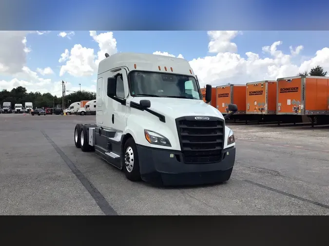 2022 Freightliner Cascadia 12656614b781f1fc0bbf3b6a4bf437d1d00