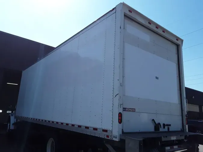 2018 FREIGHTLINER/MERCEDES M2 106