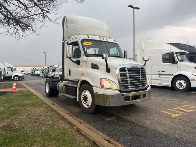 2018 FREIGHTLINER/MERCEDES CASCADIA 113