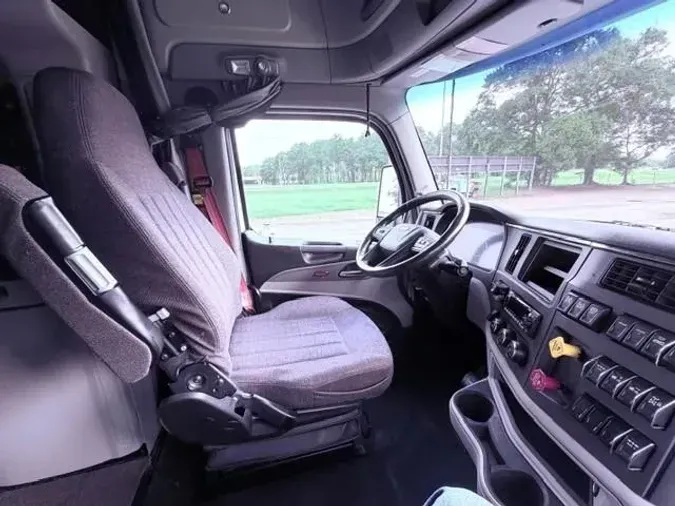 2023 Peterbilt 579