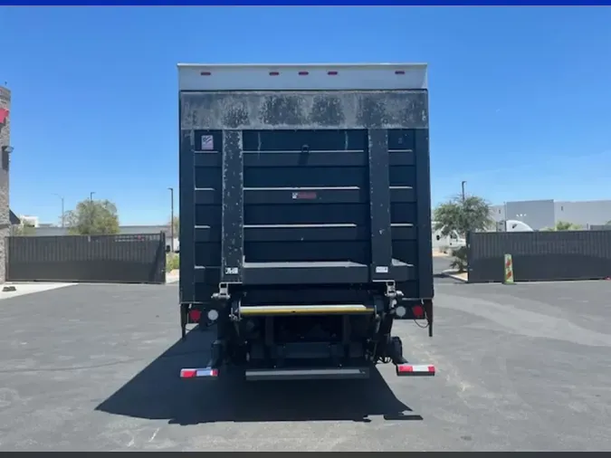 2019 FREIGHTLINER M2 106