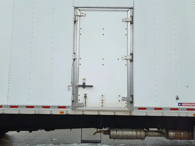 2017 FREIGHTLINER/MERCEDES M2 106