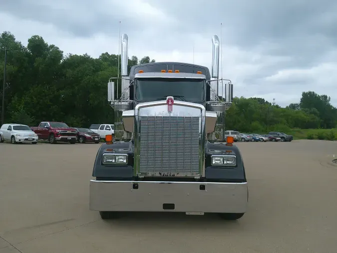 2026 Kenworth W900L
