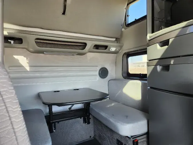 2025 VOLVO VNL64T860566ad336fdc163755a60111431c6cd9e