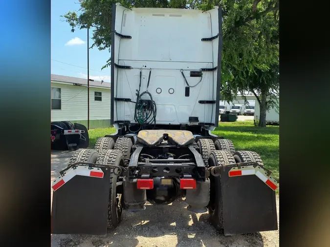 2020 NAVISTAR INTERNATIONAL LT625 SLPR CAB