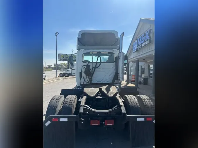 2004 INTERNATIONAL 4400