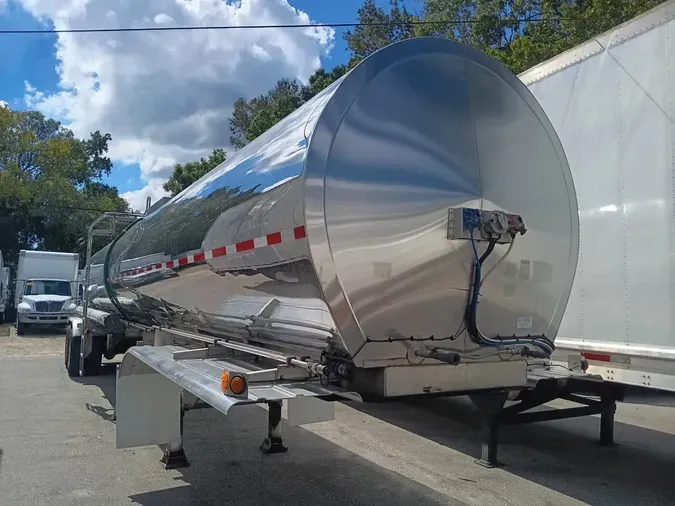 2016 BRENNER TANK, INC. 6500 SANITARY TANK5674b765bf5a2e9b13811b7c233d5799