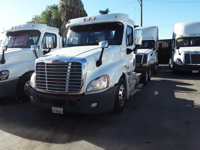 2019 FREIGHTLINER/MERCEDES CASCADIA 125