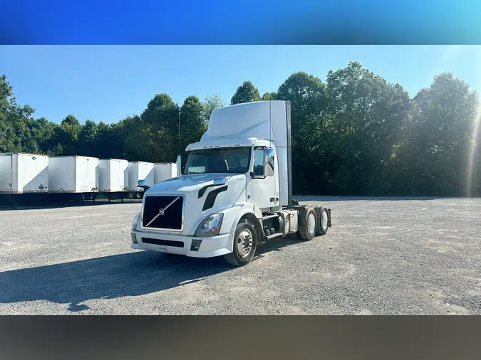 2015 Volvo VNL300