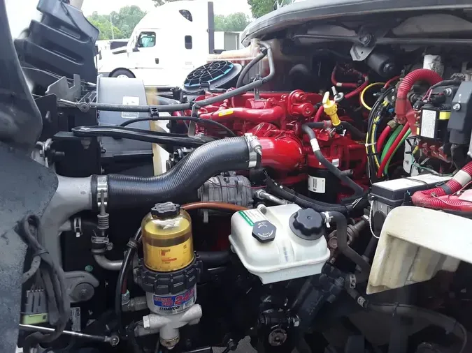2018 FREIGHTLINER M2 106