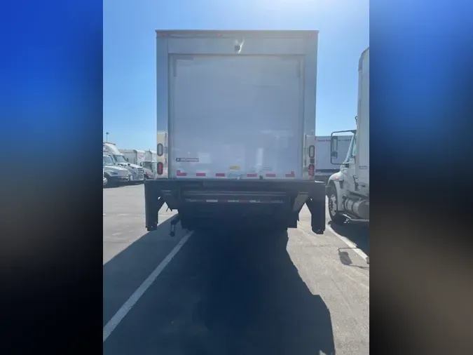 2016 FREIGHTLINER M2 106
