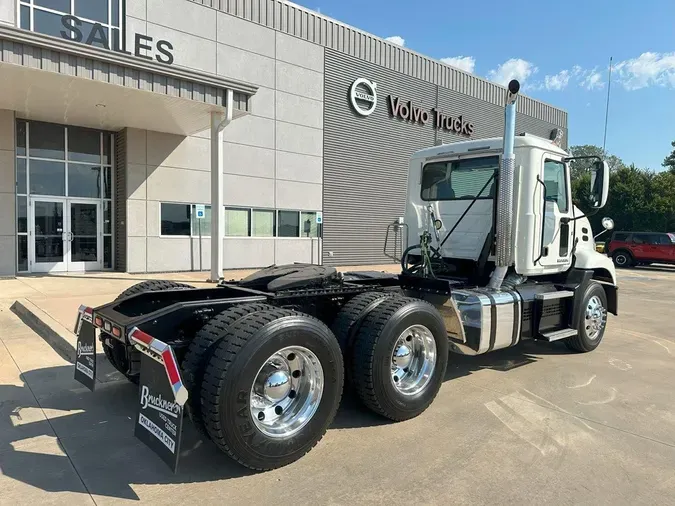 2018 MACK CXU613