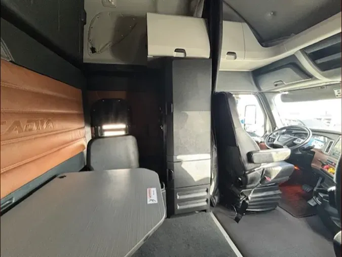 2023 Freightliner Cascadia 126