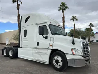 2018 FREIGHTLINER/MERCEDES CASCADIA 125