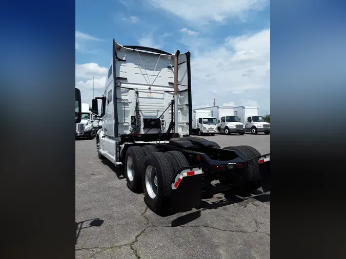 2020 VOLVO VNL64T-760