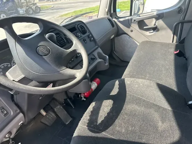 2019 FREIGHTLINER/MERCEDES M2 106