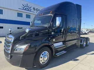 2020 Freightliner Cascadia 126