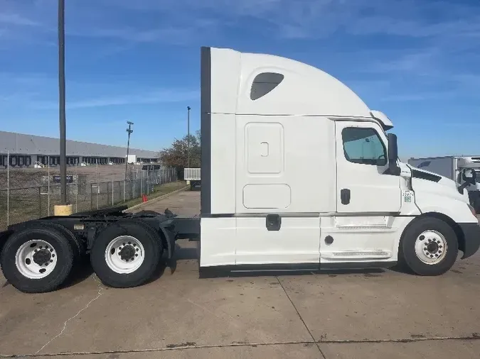 2020 Freightliner T12664ST