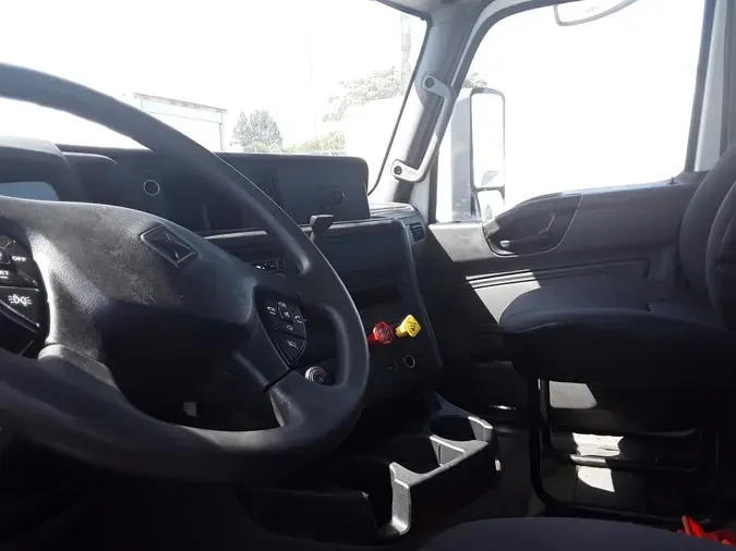 2019 NAVISTAR INTERNATIONAL LT625 DAYCAB T/A