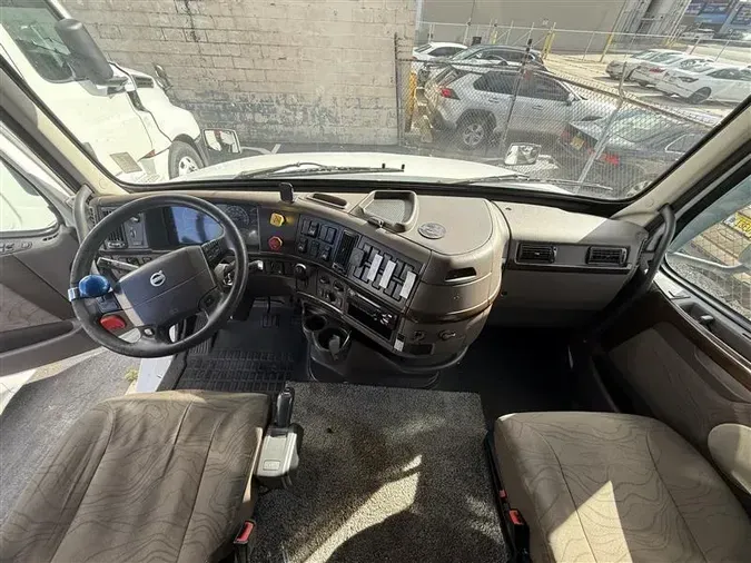 2017 VOLVO VNL730569778e98c1a2602adcc3830817913e2