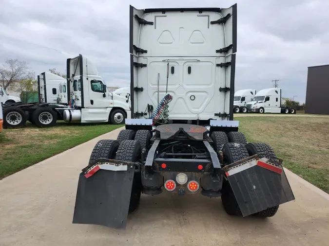 2018 FREIGHTLINER/MERCEDES CASCADIA 125