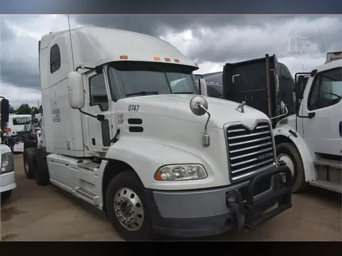 2015 MACK PINNACLE CXU613569f895f6283892f666c1325bada0de5