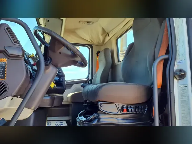 2016 VOLVO VNL42TRACTOR