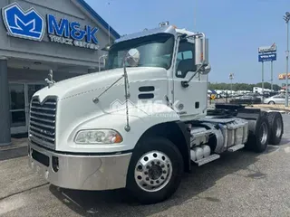 2018 MACK CXU613