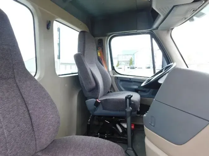 2017 Freightliner Cascadia 125