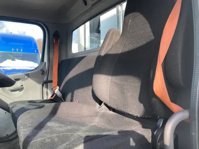 2020 FREIGHTLINER/MERCEDES M2 106