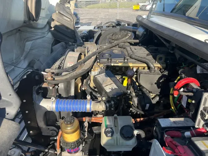 2019 FREIGHTLINER M2 106