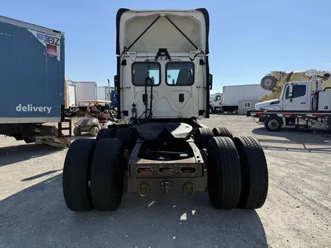 2017 FREIGHTLINER CASCADIA 113