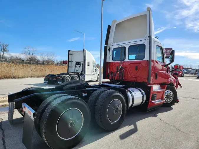 2023 FREIGHTLINER Cascadia 126