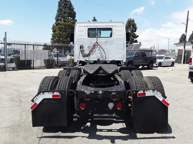 2019 VOLVO VNL64T-300