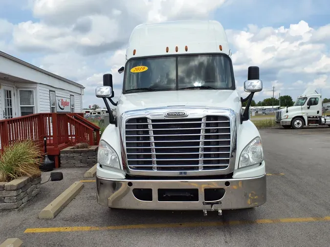 2019 FREIGHTLINER/MERCEDES CASCADIA 125