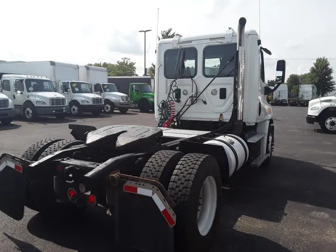 2014 FREIGHTLINER/MERCEDES CASCADIA 113