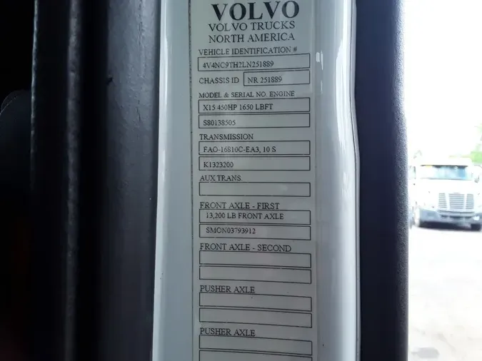 2020 VOLVO VNL64T-760