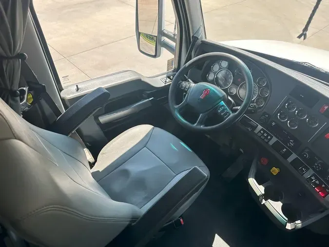 2020 KENWORTH T880