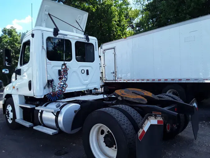 2018 FREIGHTLINER/MERCEDES CASCADIA 125