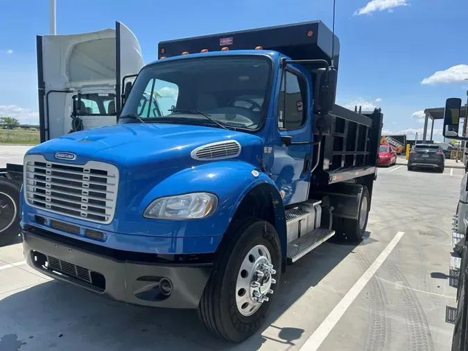 2017 Freightliner Business Class M2 106