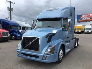 2017 VOLVO VNL670