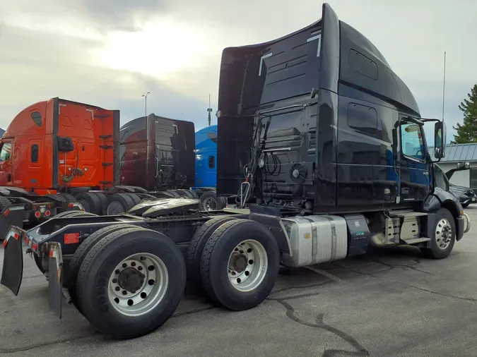 2019 VOLVO VNL64T-760