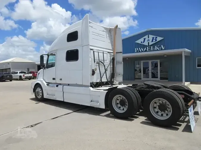 2012 VOLVO VNL64T780
