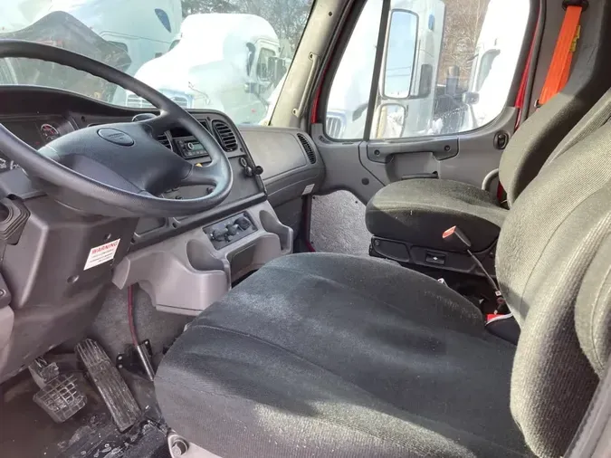 2017 FREIGHTLINER/MERCEDES M2 106