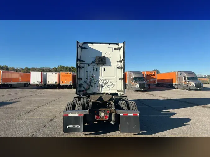 2022 Freightliner Cascadia 126