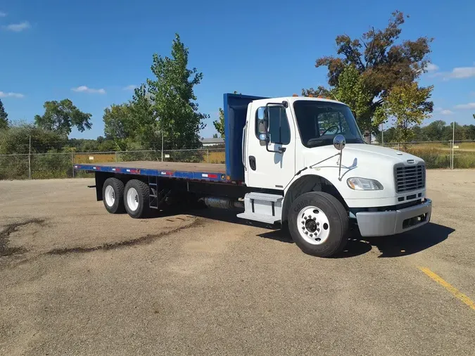 2016 FREIGHTLINER M2 106